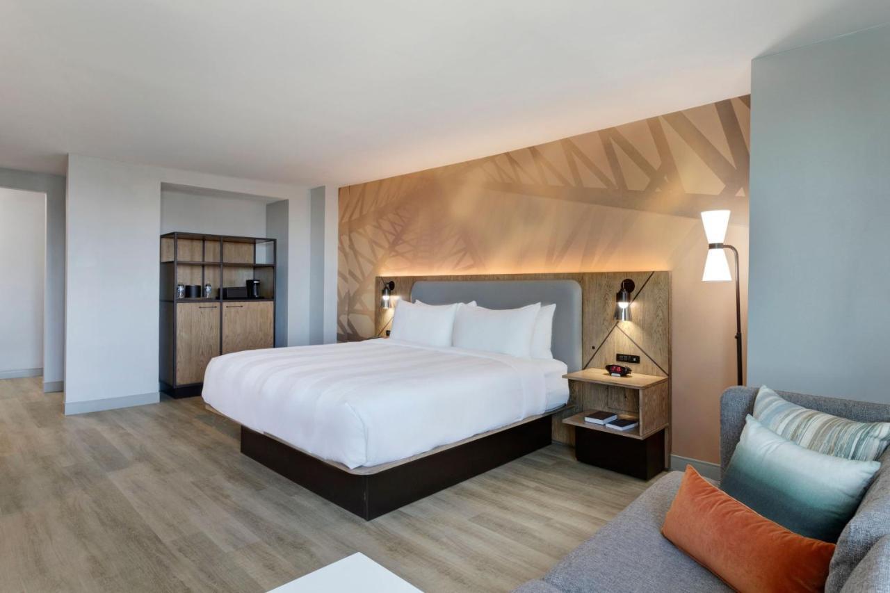 Executive King Bed