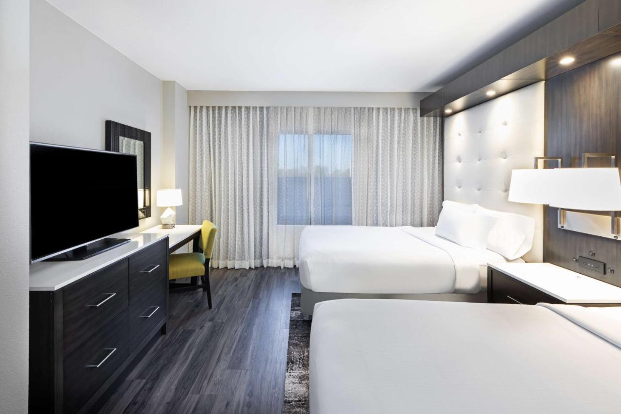 Premium Queen Suite with Two Queen Beds - Non-Smoking,1498962235:JPEG